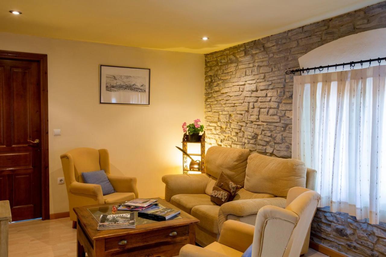 Hotel Rural Los Cerezos De Янгуас Экстерьер фото